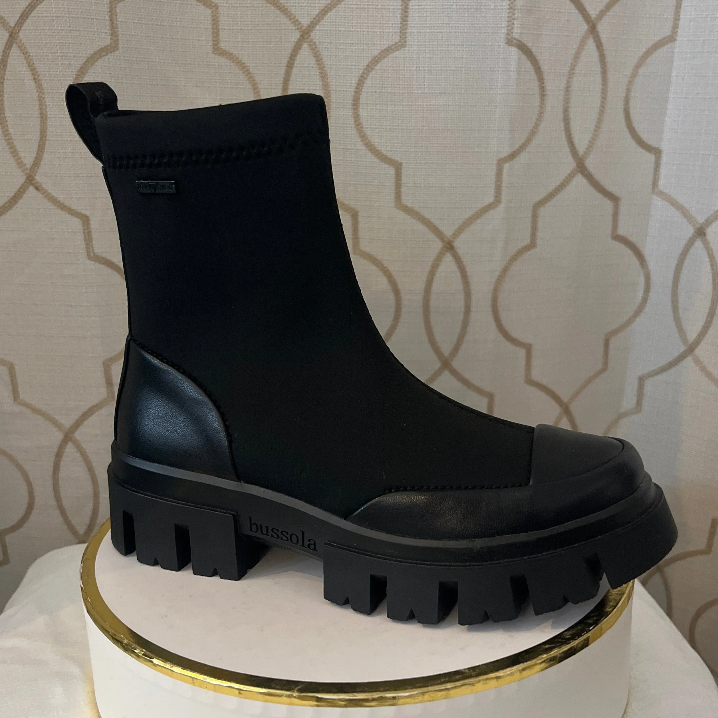 BUSSOLA CARSON BLACK BOOT