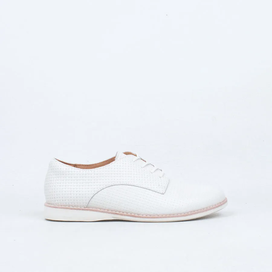 Derby Lace-Up
