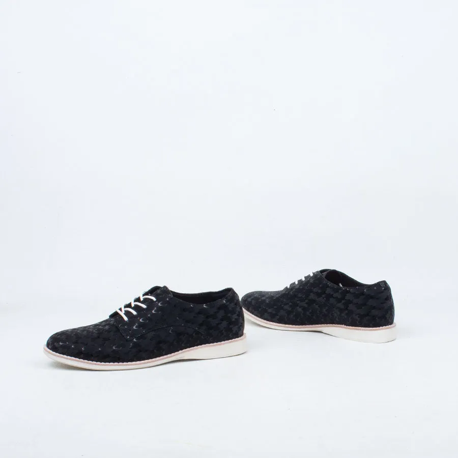 Derby Lace-Up
