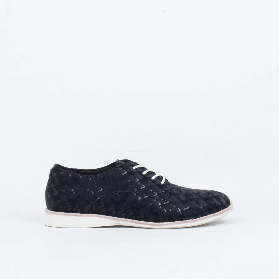 Derby Lace-Up