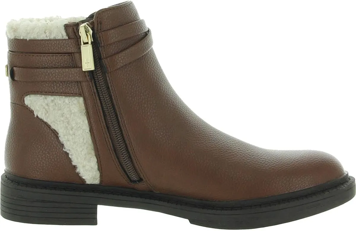 Kenneth Cole womens Wind Lug Buckle Cozy Chukka Boot