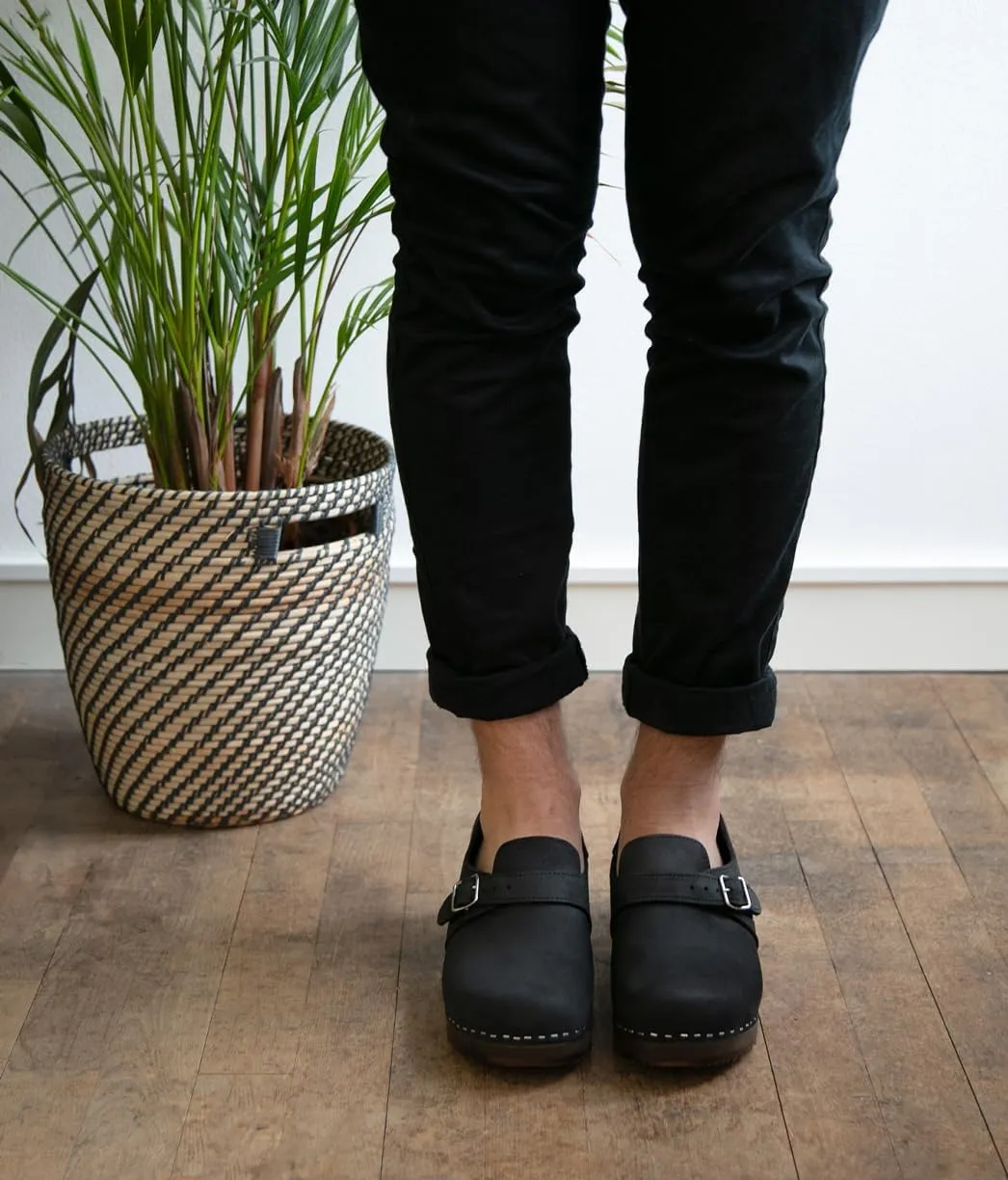 Sandgrens Handmade Swedish Wood Closed-Back Clogs for Men, Low Heel | Gunnar