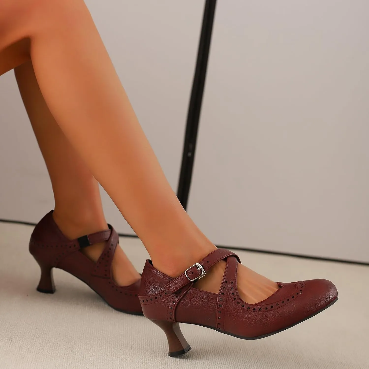 Women's Criss Cross Vintage Wingtip Oxfords Ankle Strap Cut Out Low Heel Brogue for Women
