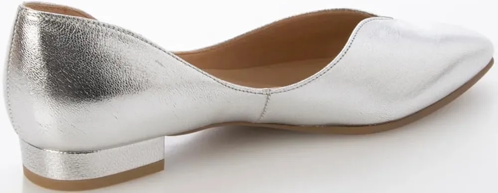 Women's EIZO U Cut Low Heel Pumps