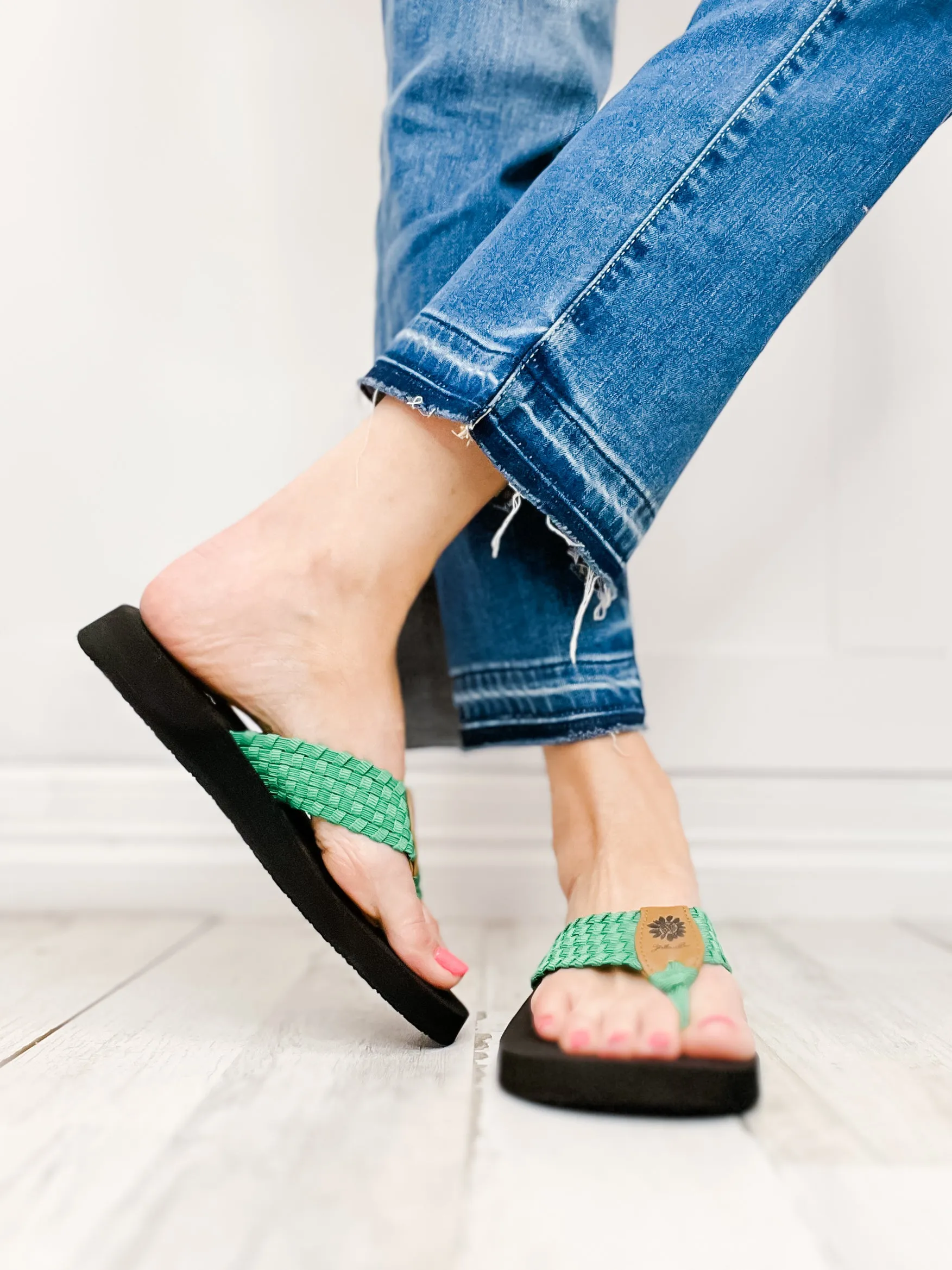 Yellowbox Soleil Flip Flop Shoes in Kelly Green